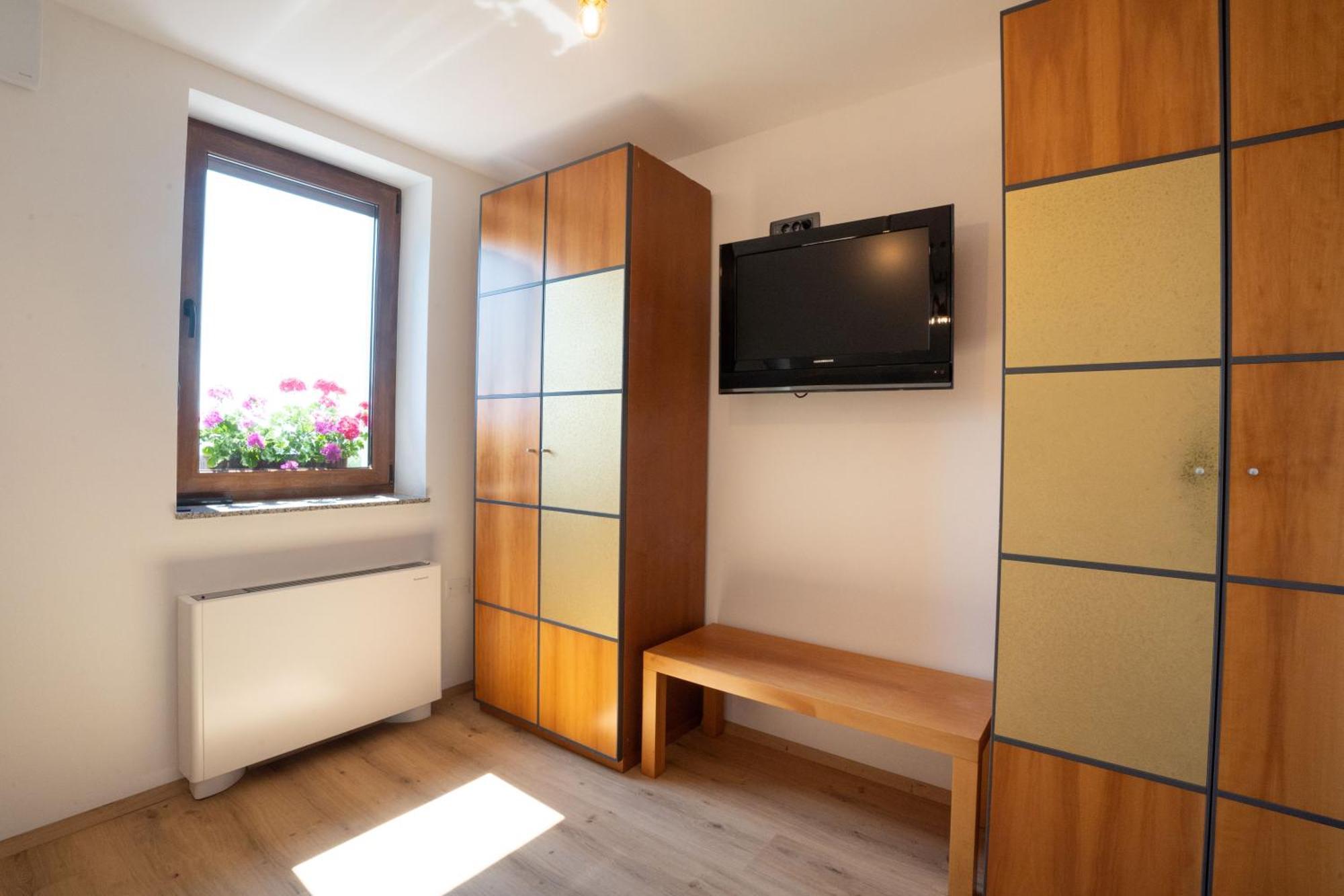 Aparthotel Hom At Vintgar Zgornje Gorje Ruang foto
