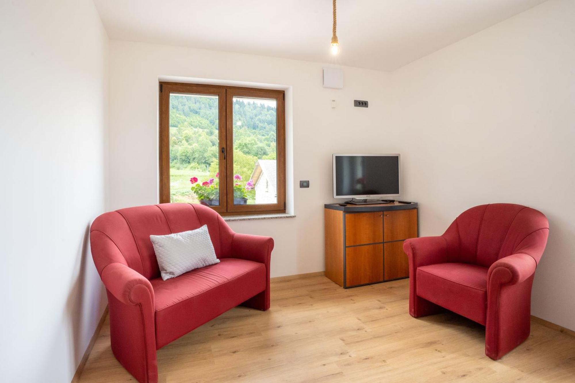 Aparthotel Hom At Vintgar Zgornje Gorje Ruang foto